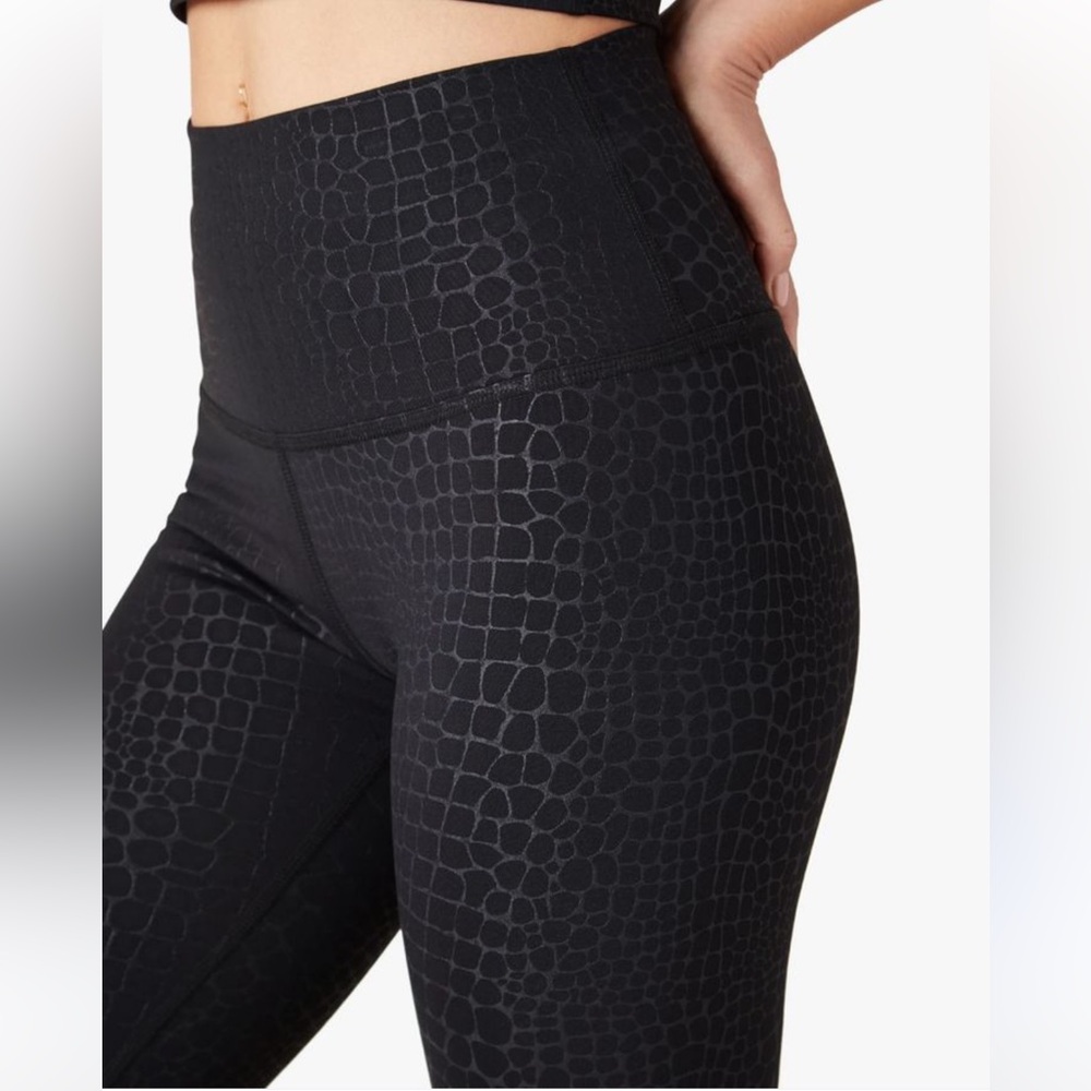 Beyond Yoga High Waist Midi Gray Animal Print Leggings